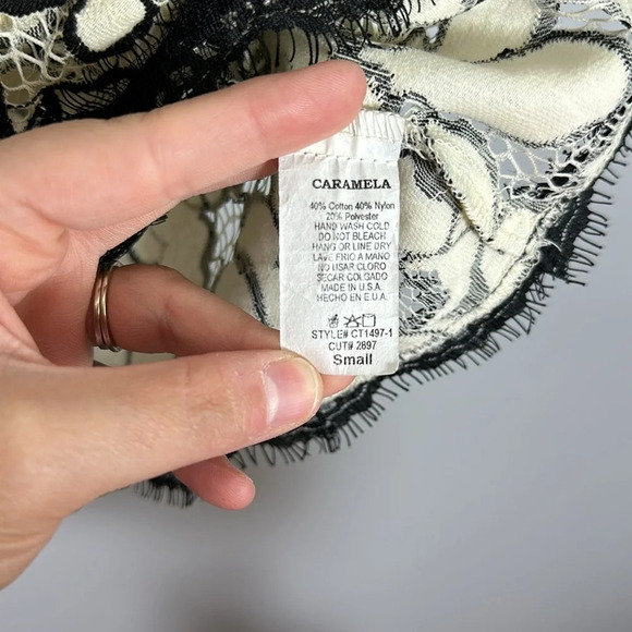 Caramela Floral Short Sleeve Top And Shorts Set with Lace Trim Small/Medium - Picture 9 of 11